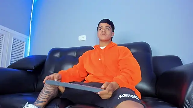 Rob saenz  online show from 03/22/25, 02:03