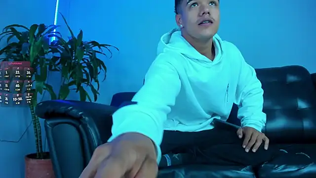 Rob saenz  online show from 09/23/25, 01:36