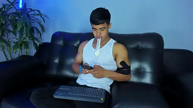 Rob saenz  online show from 09/30/25, 02:33