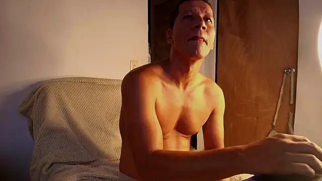 Snapshot of leoytessa_10 chatting on 09/09/25, 10:15 leoytessa 10 online show from 09/09/25, 10:15