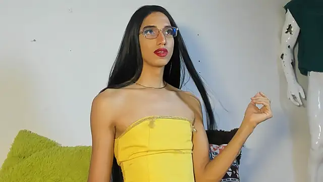 Snapshot of CharlotteLauren chatting on 09/18/25, 11:51 CharlotteLauren online show from 09/18/25, 11:51