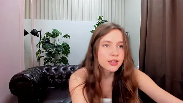 Snapshot of MaryannSoftt chatting on 02/16/25, 06:32 MaryannSoftt online show from 02/16/25, 06:32