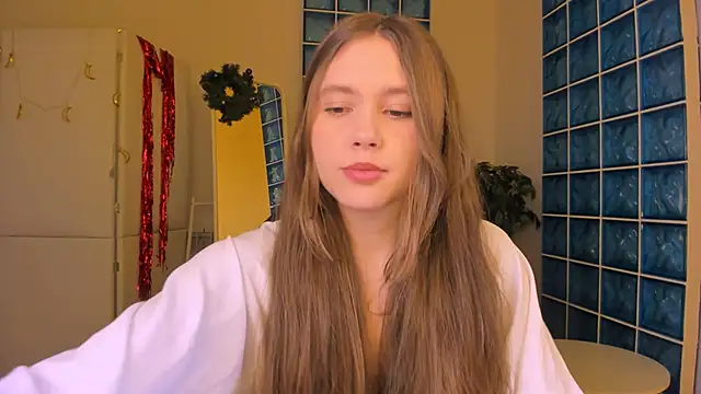 MaryannSoftt online show from 12/15/25, 04:11