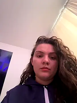 Snapshot of eva_y_marcelo chatting on 11/08/25, 09:02 eva y marcelo online show from 11/08/25, 09:02