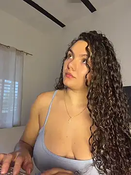 eva y marcelo online show from 06/18/26, 01:15