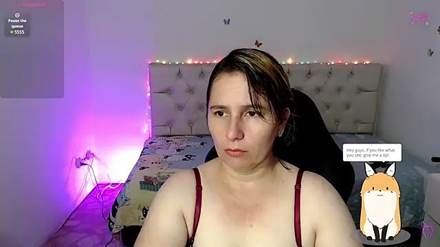 Snapshot of victoria_jones chatting on 04/27/26, 02:04 victoria jones online show from 04/27/26, 02:04