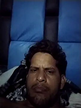 Snapshot of raseccv chatting on 11/26/25, 10:44 raseccv online show from 11/26/25, 10:44