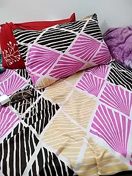 Snapshot of Diya_Chopra chatting on 12/29/24, 06:14 Diya Chopra online show from 12/29/24, 06:14