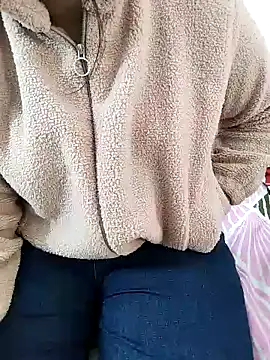 Snapshot of Diya_Chopra chatting on 01/04/25, 10:16 Diya Chopra online show from 01/04/25, 10:16