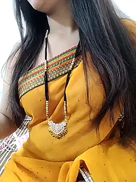 Snapshot of Diya_Chopra chatting on 03/08/25, 05:17 Diya Chopra online show from 03/08/25, 05:17