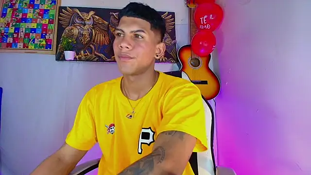 Damian latinxxx online show from 02/15/25, 10:10