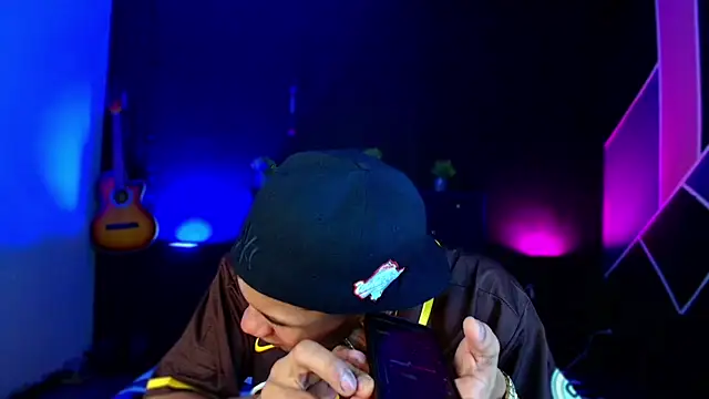 Damian latinxxx online show from 02/25/25, 03:09