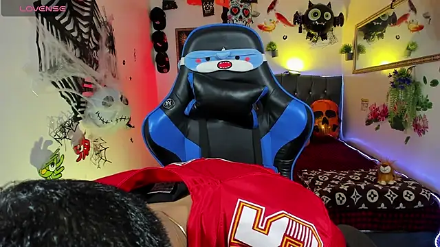 Damian latinxxx online show from 10/18/25, 03:09