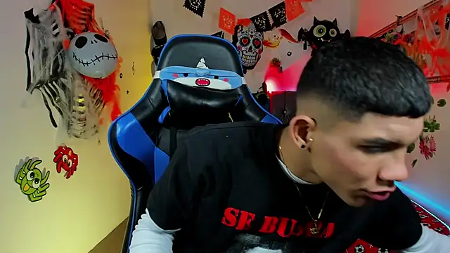 Damian latinxxx online show from 10/23/25, 03:06