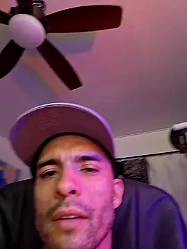 Snapshot of JohnnyDeep187 chatting on 12/23/25, 07:50 JohnnyDeep187 online show from 12/23/25, 07:50