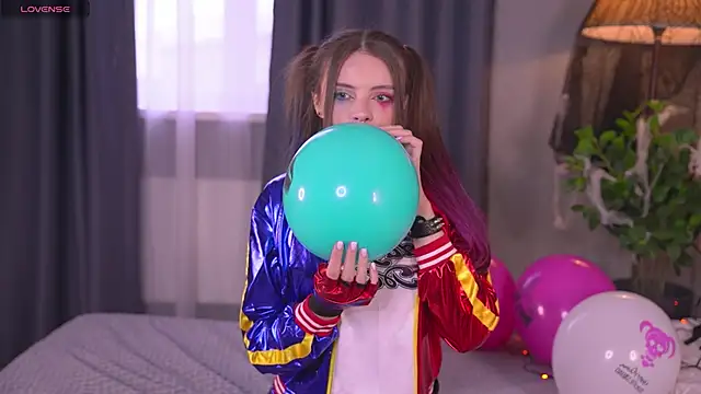 Bellacle online show from 10/31/25, 07:42