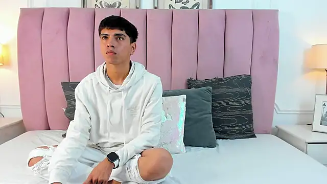 Snapshot of Santy_carrington chatting on 03/12/26, 08:15 Santy carrington online show from 03/12/26, 08:15