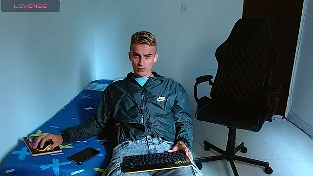 bray hotboy777 online show from 10/11/25, 03:32