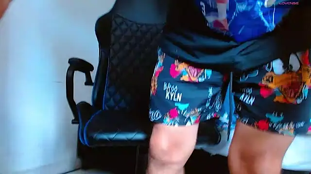 Snapshot of bray_hotboy777 chatting on 01/14/26, 03:17 bray hotboy777 online show from 01/14/26, 03:17