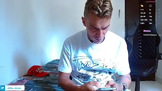 Snapshot of bray_hotboy777 chatting on 03/21/26, 02:09 bray hotboy777 online show from 03/21/26, 02:09