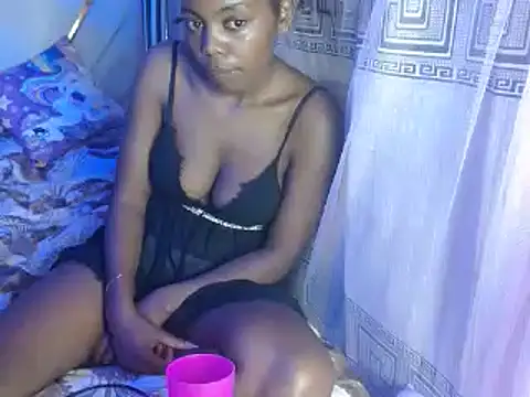 Snapshot of sweetanabella4 chatting on 12/05/24, 01:28 sweetanabella4 online show from 12/05/24, 01:28