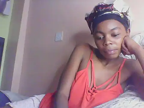 Snapshot of sweetanabella4 chatting on 11/17/25, 08:03 sweetanabella4 online show from 11/17/25, 08:03