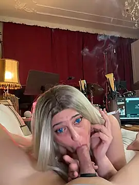 Snapshot of FoxyandTed chatting on 02/18/26, 04:58 FoxyandTed online show from 02/18/26, 04:58