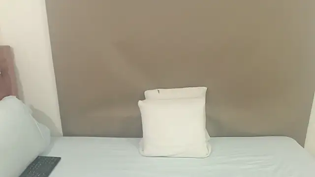 Snapshot of kimberlyjamexxx chatting on 03/31/26, 04:35 kimberlyjamexxx online show from 03/31/26, 04:35