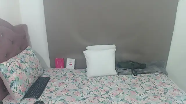 Snapshot of kimberlyjamexxx chatting on 06/15/26, 10:12 kimberlyjamexxx online show from 06/15/26, 10:12