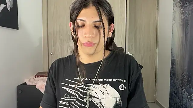 Snapshot of gabriel__manson chatting on 11/19/25, 11:05 gabriel manson online show from 11/19/25, 11:05