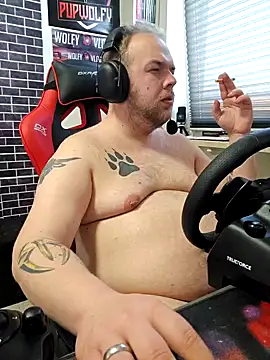 PupW0lfy online show from 01/24/25, 03:13