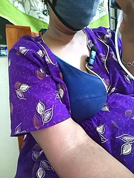 Snapshot of Tamil--Rani chatting on 01/16/25, 07:10 Tamil--Rani online show from 01/16/25, 07:10