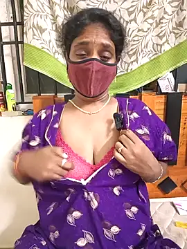 Snapshot of Tamil--Rani chatting on 01/29/25, 03:37 Tamil--Rani online show from 01/29/25, 03:37