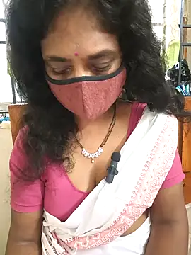 Snapshot of Tamil--Rani chatting on 02/08/25, 12:39 Tamil--Rani online show from 02/08/25, 12:39