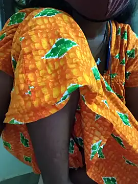 Snapshot of Tamil--Rani chatting on 02/13/25, 06:38 Tamil--Rani online show from 02/13/25, 06:38