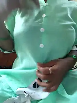 Snapshot of Tamil--Rani chatting on 02/24/25, 09:10 Tamil--Rani online show from 02/24/25, 09:10