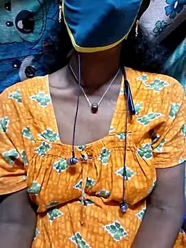 Snapshot of Tamil--Rani chatting on 10/18/25, 02:18 Tamil--Rani online show from 10/18/25, 02:18