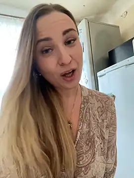 Snapshot of OlgaBuzzz chatting on 12/10/24, 05:39 OlgaBuzzz online show from 12/10/24, 05:39