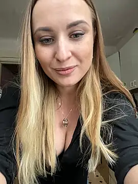 Snapshot of OlgaBuzzz chatting on 12/28/24, 05:12 OlgaBuzzz online show from 12/28/24, 05:12