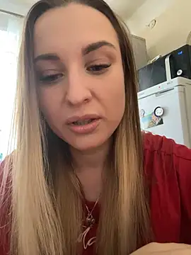 Snapshot of OlgaBuzzz chatting on 02/06/25, 03:48 OlgaBuzzz online show from 02/06/25, 03:48