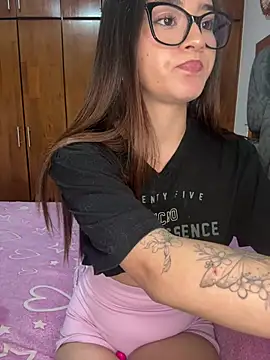 Veronica isaza   online show from 06/08/26, 11:05