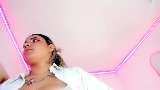 Snapshot of _Ameliie chatting on 02/21/25, 10:26 Ameliie online show from 02/21/25, 10:26