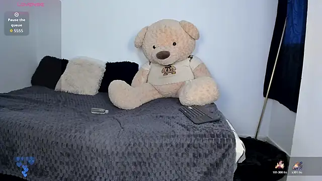 Snapshot of LittleParker chatting on 05/12/26, 01:41 LittleParker online show from 05/12/26, 01:41