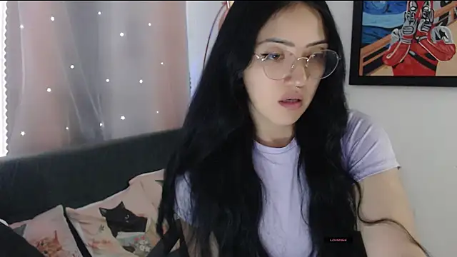 Snapshot of Suzanne_abbey chatting on 04/30/26, 10:47 Suzanne abbey online show from 04/30/26, 10:47