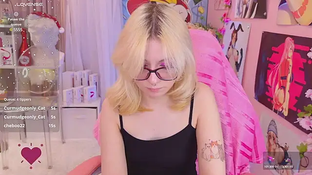 Coconut Mia online show from 12/21/24, 11:02