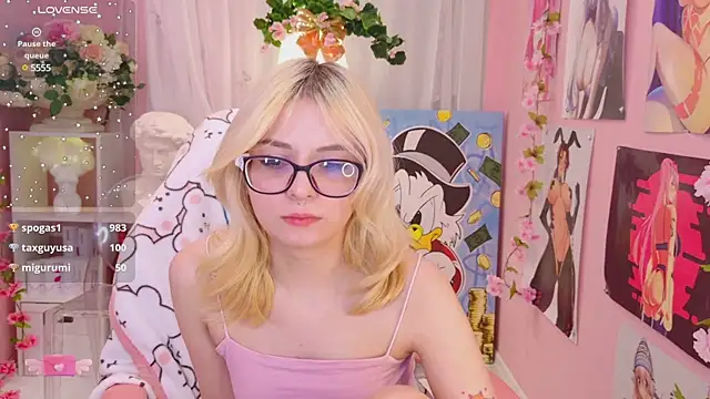 Coconut Mia online show from 12/27/24, 04:15