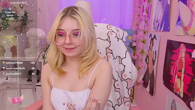 Coconut Mia online show from 01/25/25, 03:51