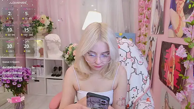 Coconut Mia online show from 02/06/25, 01:16