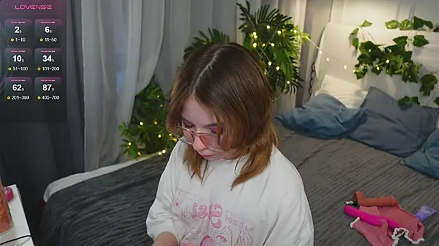 Coconut Mia online show from 04/26/26, 02:53