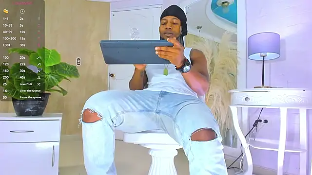 RicoBrown777  online show from 06/09/26, 04:02